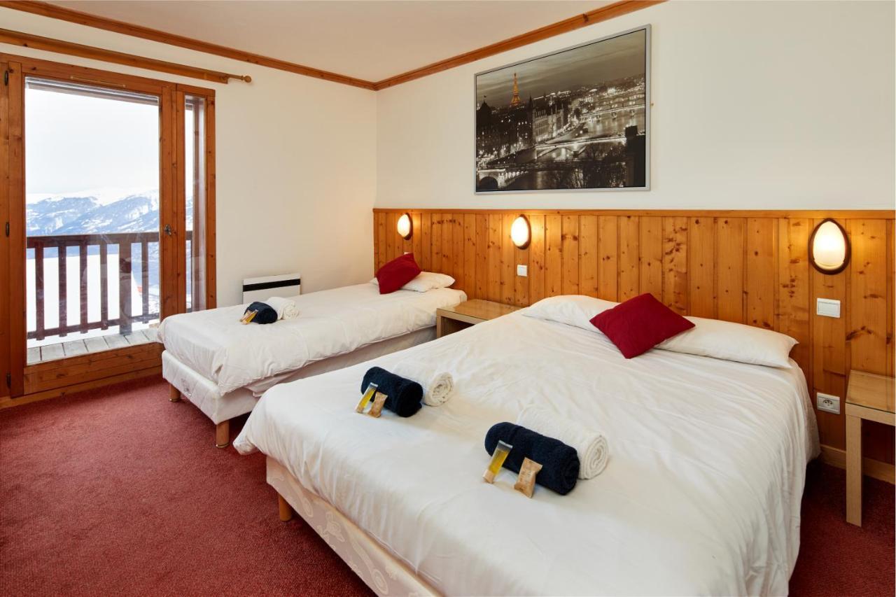 Hotel La Foret 佩塞楠克鲁瓦 外观 照片